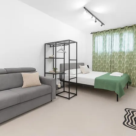 Room 12 Milano -Near Train Station -15 Min Rho Fiera-Duomo-Malpensa-2